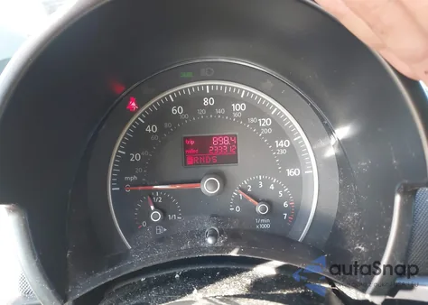 2009 Volkswagen New Beetle 2.5L из США, поврежденный, VIN 3VWRW31CX9M512842